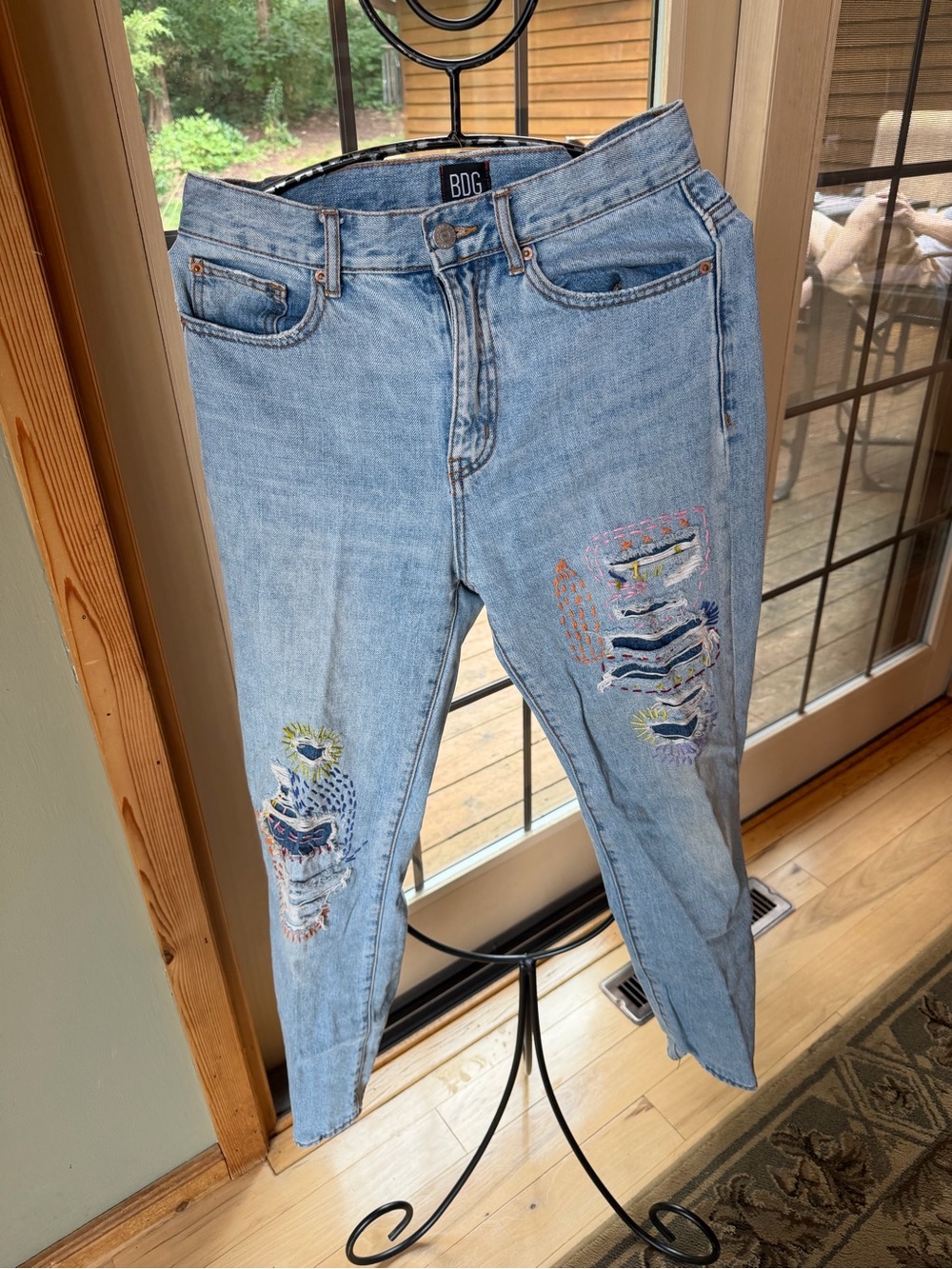 BDG Light Blue Embroidered High-Rise Women’s Cowboy Sz 26 Jeans